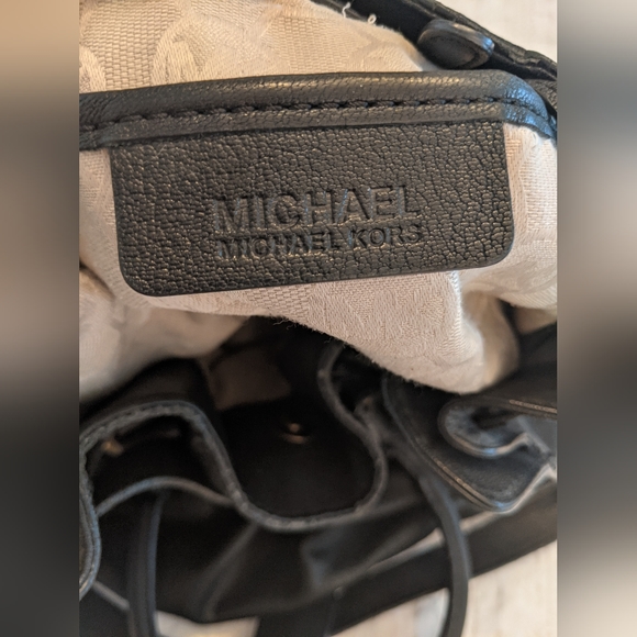 Michael Kors Hamilton Bag - Picture 4 of 7